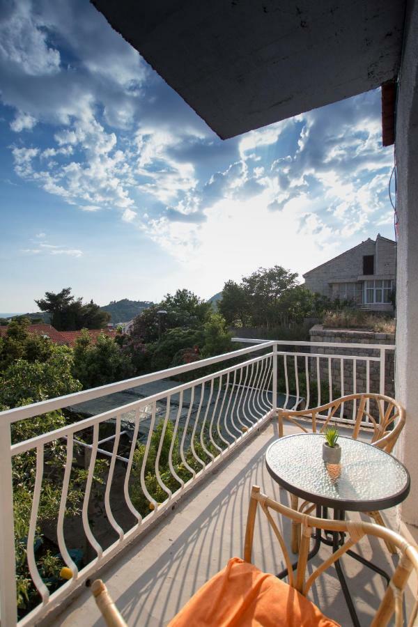 Blue Horizon Apartment